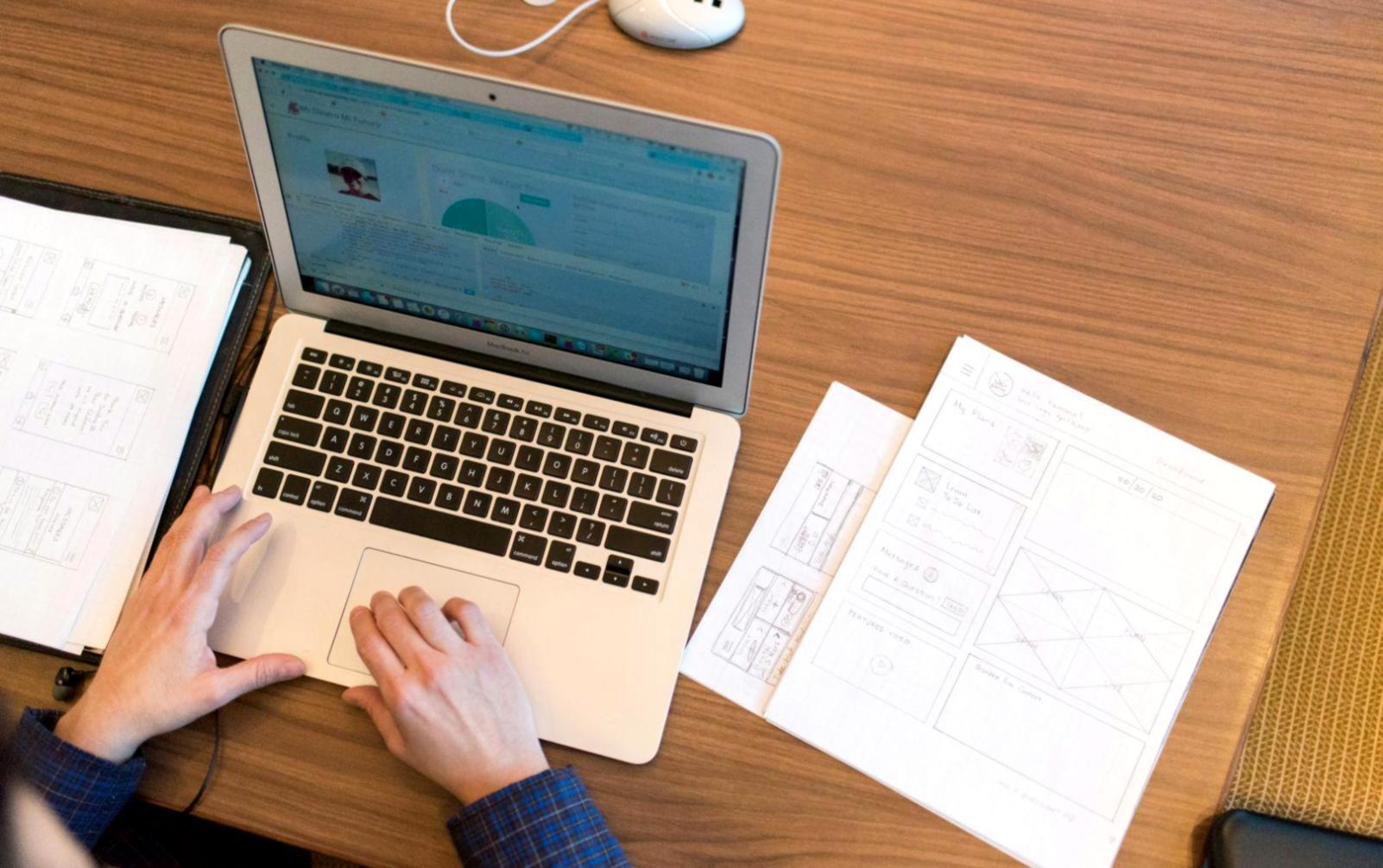 Mobile SEO workshop session with participants analyzing search results